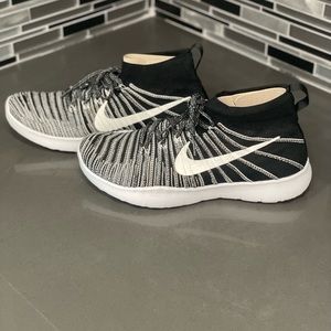 Nike Free Train Force Flyknit Black - 833275-002 Size 11